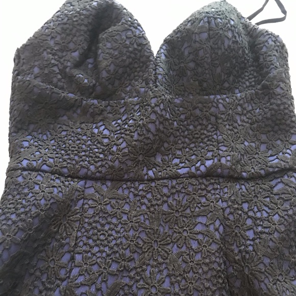 Frill hem lace detail midi dress - Picture 3 of 4